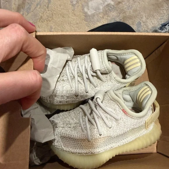 Adidas Yeezy Boost 350 V2 Infant Sneakers - Black and White - Picture 2 of 6